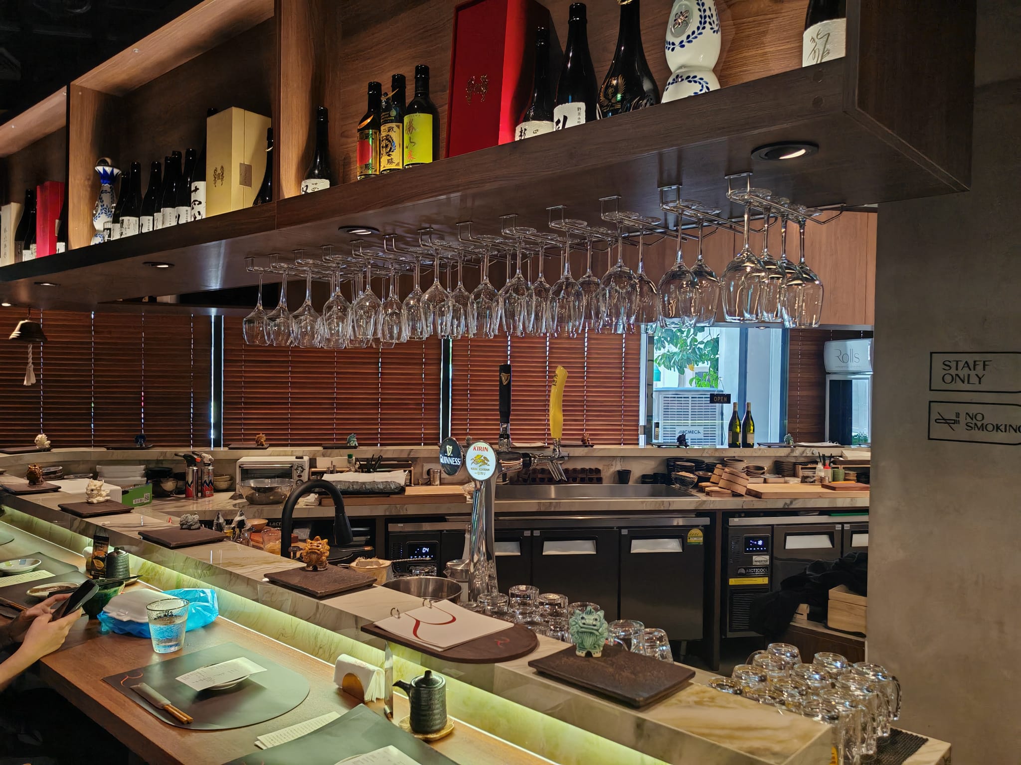 Rolls bar area